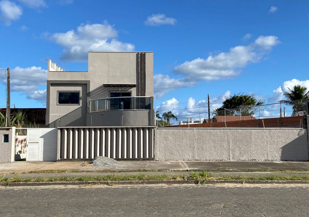 Imagem imóvel SOBRADO MARAVILHOSO A POUCOS MT DA PRAIA