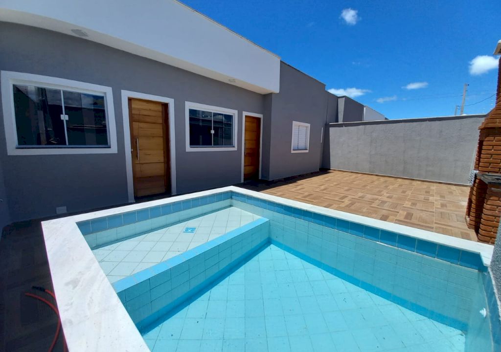 Imagem imóvel Casa 2 dormitórios (1 Suíte) com piscina Jardim Guacyra